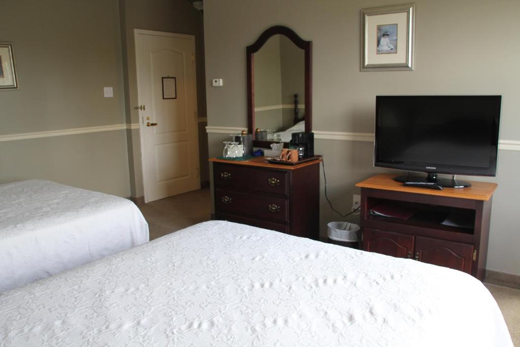 Lynwood Inn Baddeck Inlet Buitenkant foto